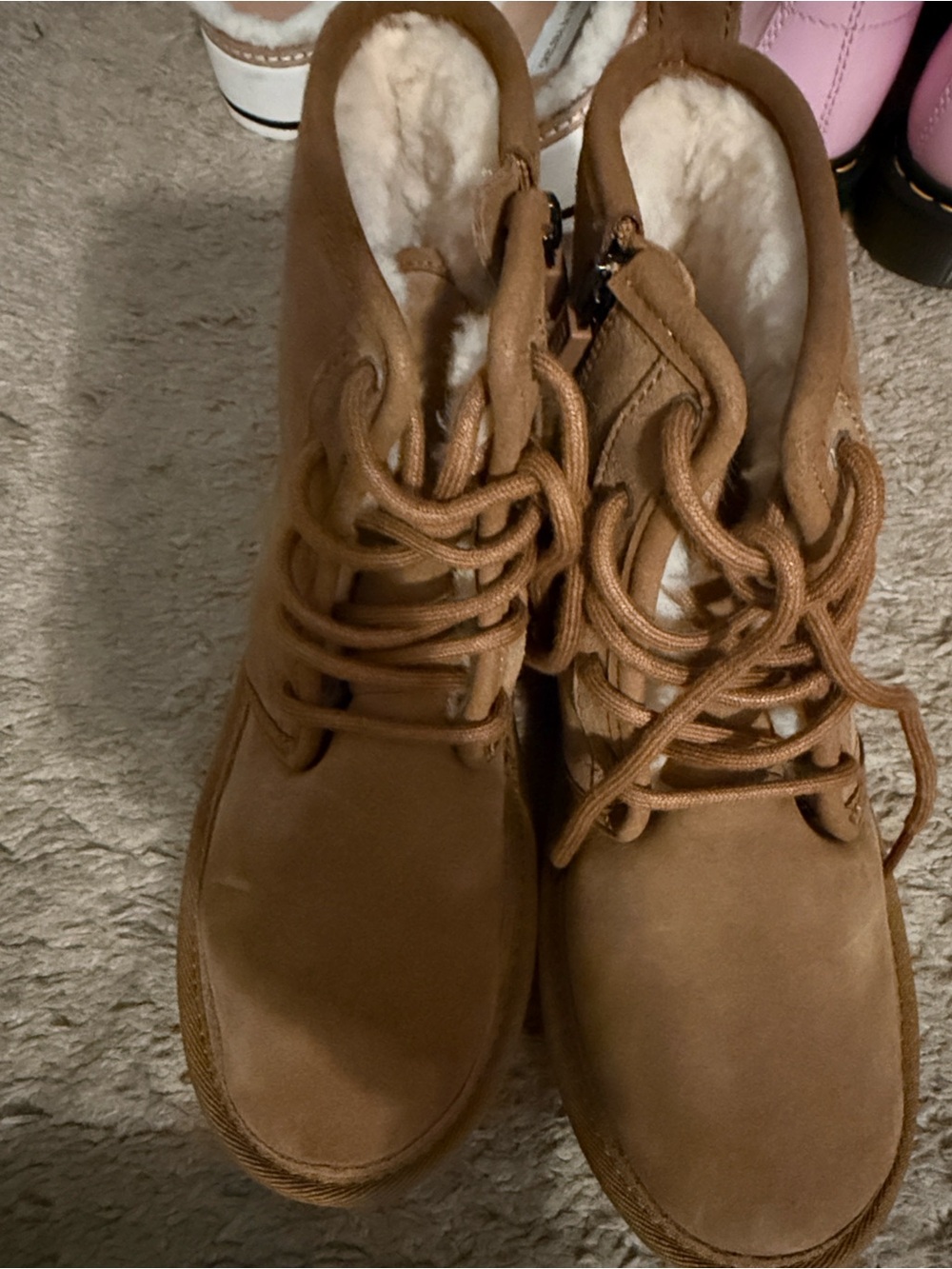 New UGG Women's Chestnut Lace-Up Shearling Boots